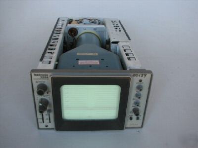 Tektronix 528A ntsc television waveform monitor w/opt 1