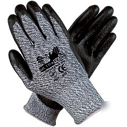 Dyneema ultratech cut resistant glove l
