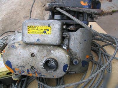 Skyclimber electric hoist 3/4 h.p. model 4 w/type 3