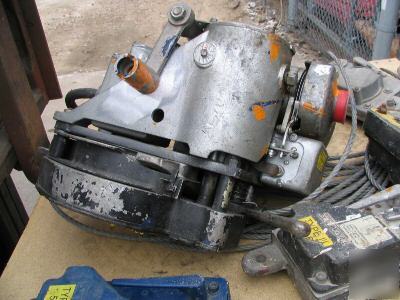 Skyclimber electric hoist 3/4 h.p. model 4 w/type 3