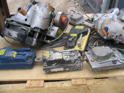 Skyclimber electric hoist 3/4 h.p. model 4 w/type 3
