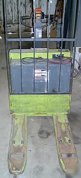 Clark electric pallet jack lift truck 4500 lbs WP40 24V