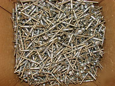 New 1,000 pcs. all steel mega-grip rivets --->