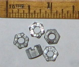 Nuts, 2 ba, slotted, zincplated (15)