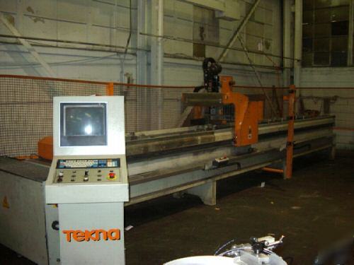 Tekna vertical aluminum machining center elumatic 