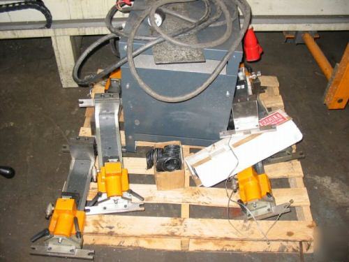 Tekna vertical aluminum machining center elumatic 