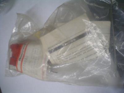 Honeywell 4074BVZ:bag assembly 480 v coil & terminal 