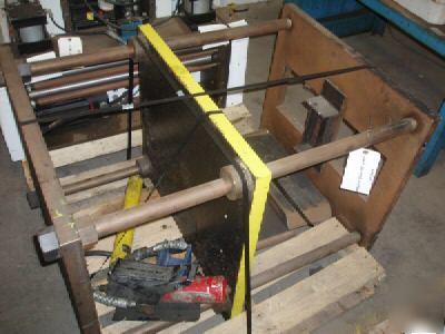 Hydraulic 4-post mold splitter #24525