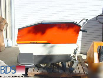 Commercial hoover floor machine