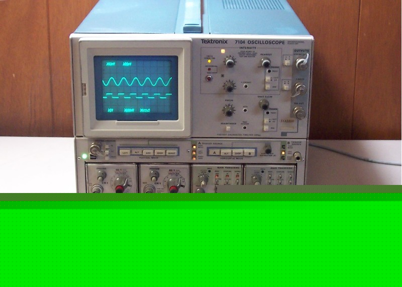 Tektronix 7104 1GHZ oscilloscope 02,03 7A24 7A26 7B92A