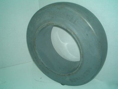  solid non marking press on industrial rubber tire 