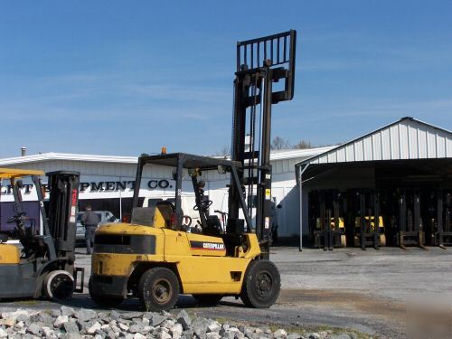 Caterpillar 8,000 lb solid pneumatic forklift truck
