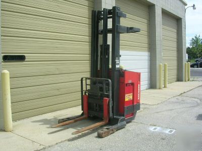 Raymond fork lift / reach truck/ order picker