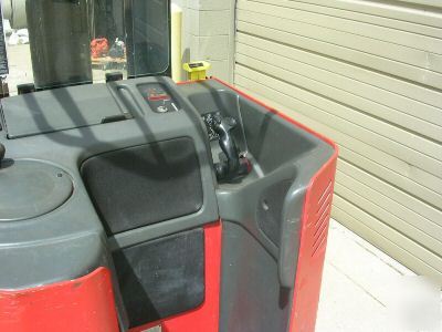 Raymond fork lift / reach truck/ order picker