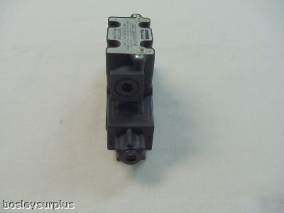 Parker D61VW1C1Y-70 hyd directional control valve