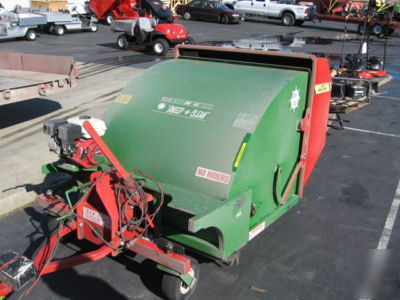 Golf cart self contained debris sweeper leaf trash 