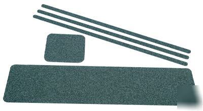 Black anti-slip grit die cuts (3/4