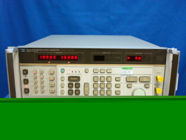 Hewlett packard hp 8662A synthesized signal generator 