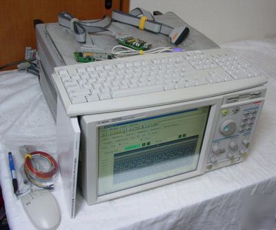 Agilent 16702B /003 logic analyzer main frame 