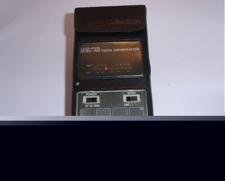 Leader lcg-412B portable ntsc pattern generator 