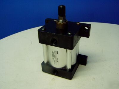 Parker 2MA pneumatic cylinder m/n: 04.00 C2MAU14 2.000