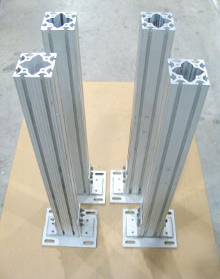 8020 extrusion 15 s 3030 w/ base plates lot 18 (4PCS)