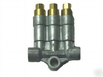 New showa 3 port piston distributor dpf-23 (DPF23) * *
