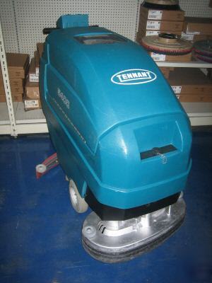 Tennant 5400 floor scrubber autoscrubber floor cleaner