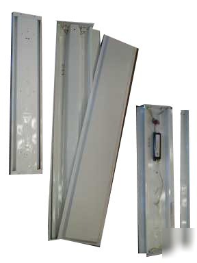 Surface mount fluorescent fixture