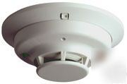 3I photoelectric smoke detector w/plug in base
