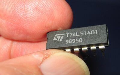 74LS14 hex schmitt trigger ttl 74LS14N 74LS14D