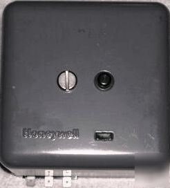 Honeywell burner control R4795 d 1002 flame safegaurd