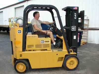 Caterpillar cat T80D short turn 8K auto triple forklift