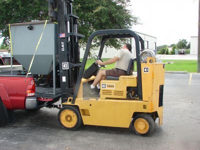 Caterpillar cat T80D short turn 8K auto triple forklift