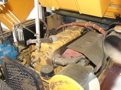 Caterpillar cat T80D short turn 8K auto triple forklift