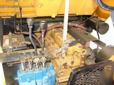 Caterpillar cat T80D short turn 8K auto triple forklift