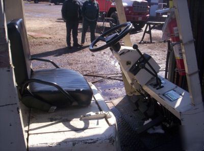 1998 forklift nissan 6000 solid tire runs great 6 forks