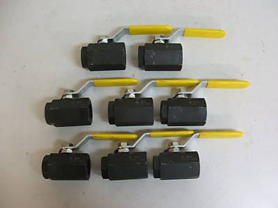 New lot of 8 parker 3/4 2000 wog ball valves XV500CS-12 