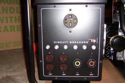 New voltmaster 16HP brigg 10KW generator-elec start