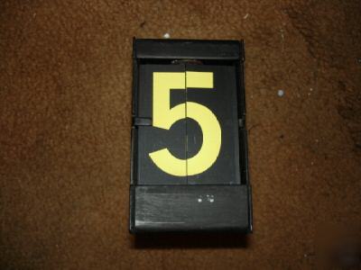 Solari split flap digital numerical displays