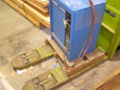Clark powrworker p-400 pallet jack electric 4000# lift