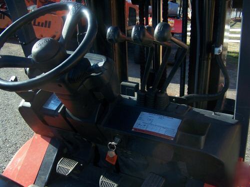 Forklift toyota tow motor seven series fork lift 